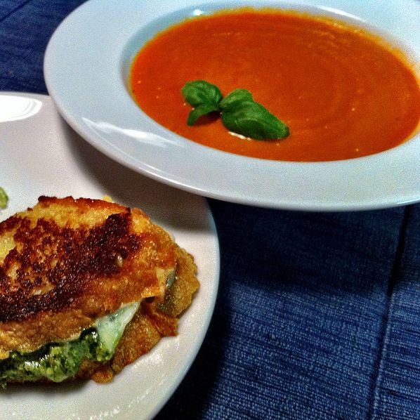 Grown-Up Grilled Cheese with Tomato Soup for #SundaySupper
