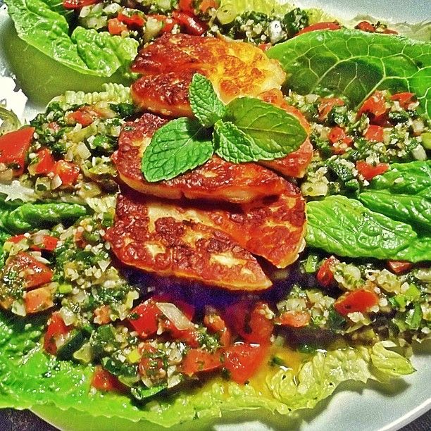 Pan-Fried Halloumi Cheese Salad for #SundaySupper