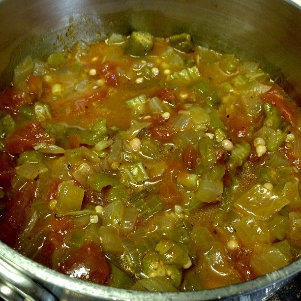 Smothered Okra with Tomatoes and Onions